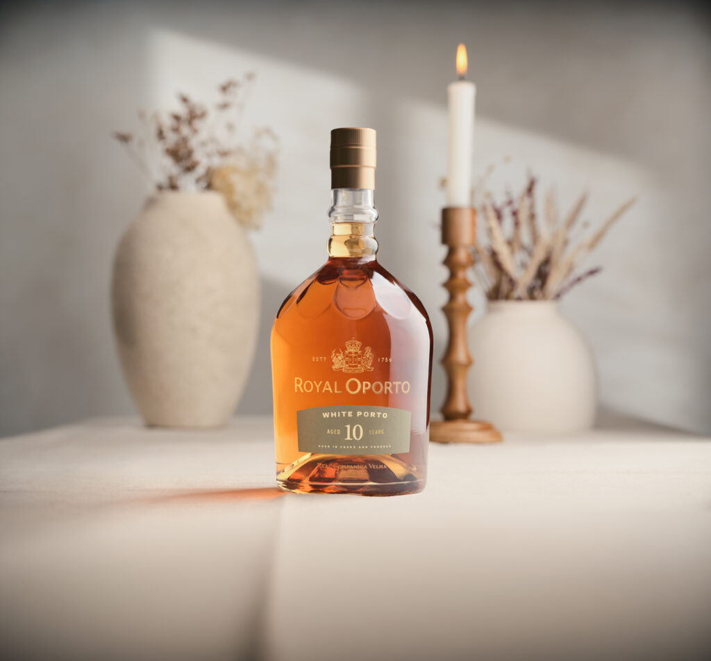 Royal Oporto 10 Year Old White bottle packshot
